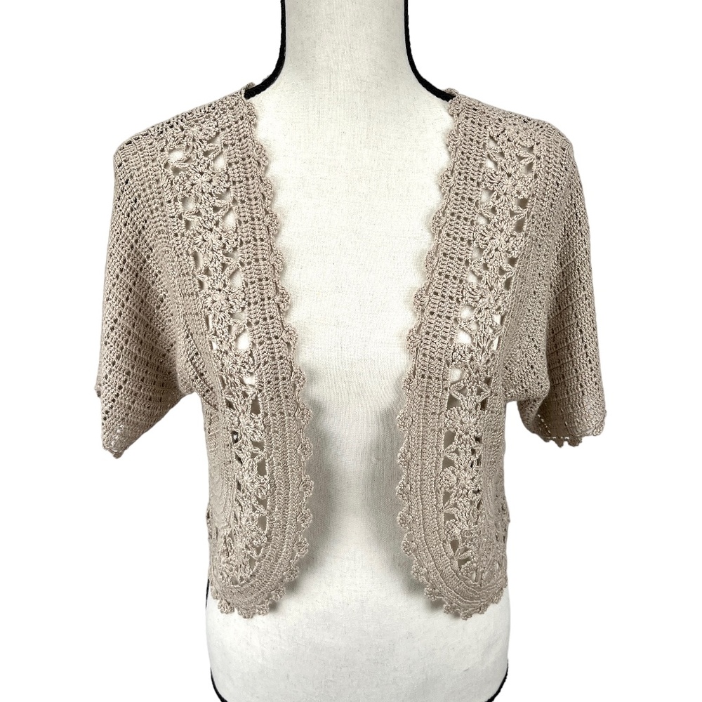 ⛔️ SOLD! ⛔️ Monroe & Main Beige Shrug Crochet Knit Open Front Crop Short Sleeve